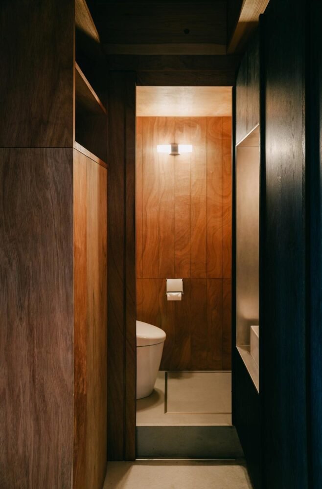 Beton ve Ahşap Konuşuyor: Osaka'da Kentsel Yaşamın Yeniden Tanımı