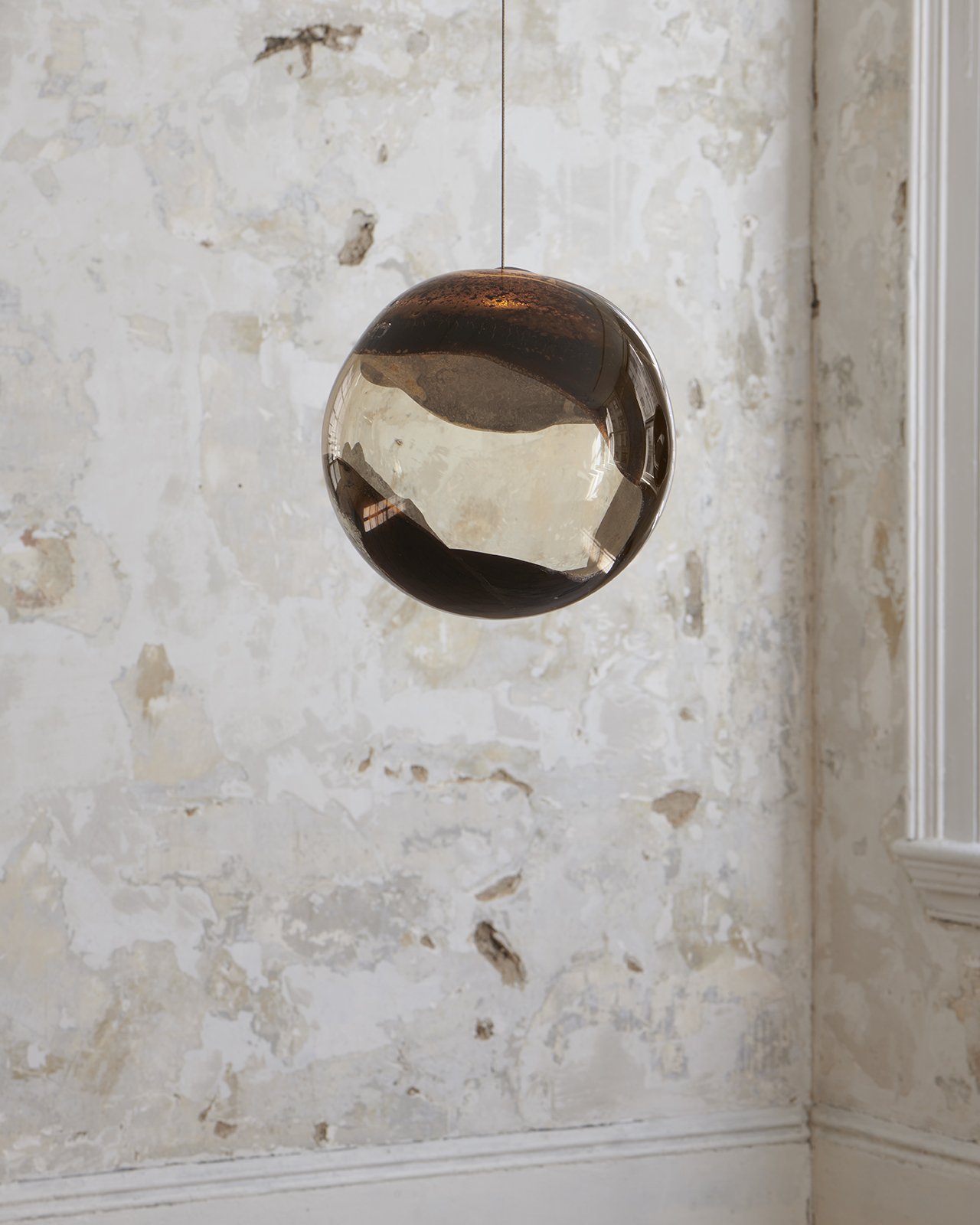 Bocci&rsquo;nin 93 Koleksiyonu: Cam ve Eritilmiş Alüminyumun Büyülü Dansı