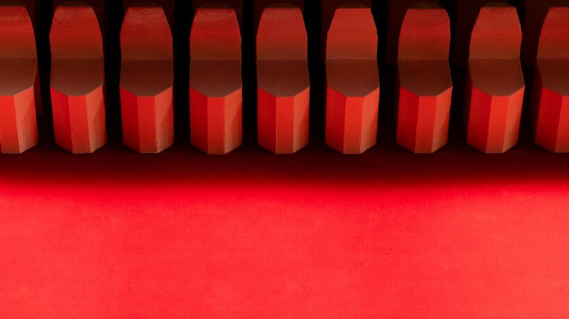 Bottega Veneta Sahnesinde Max Lamb: Atık Plastik Yüksek Sanata Dönüşüyor