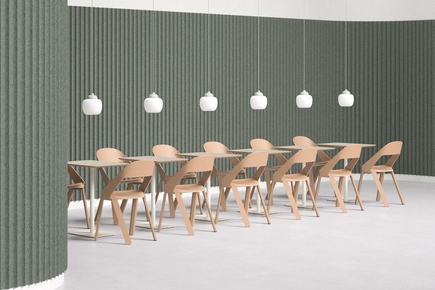 Rove Sandalye: Jörg Boner'den Bükümlü Kontrplağa Cesur Yorum