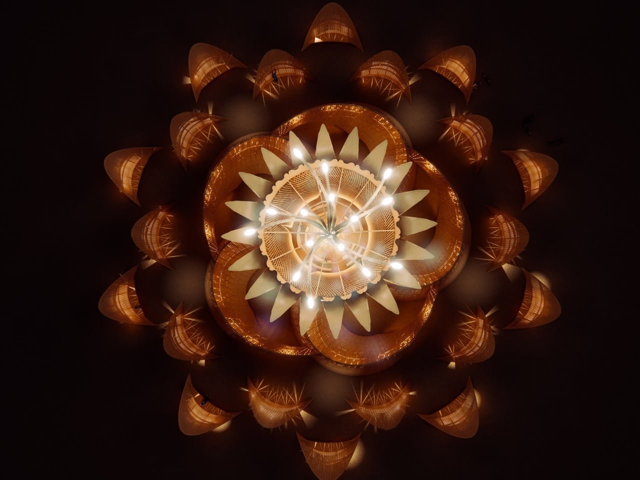 Burning Man'in Ay Tapınağı: Anı Kucaklayan Bir Gecelik Çiçek