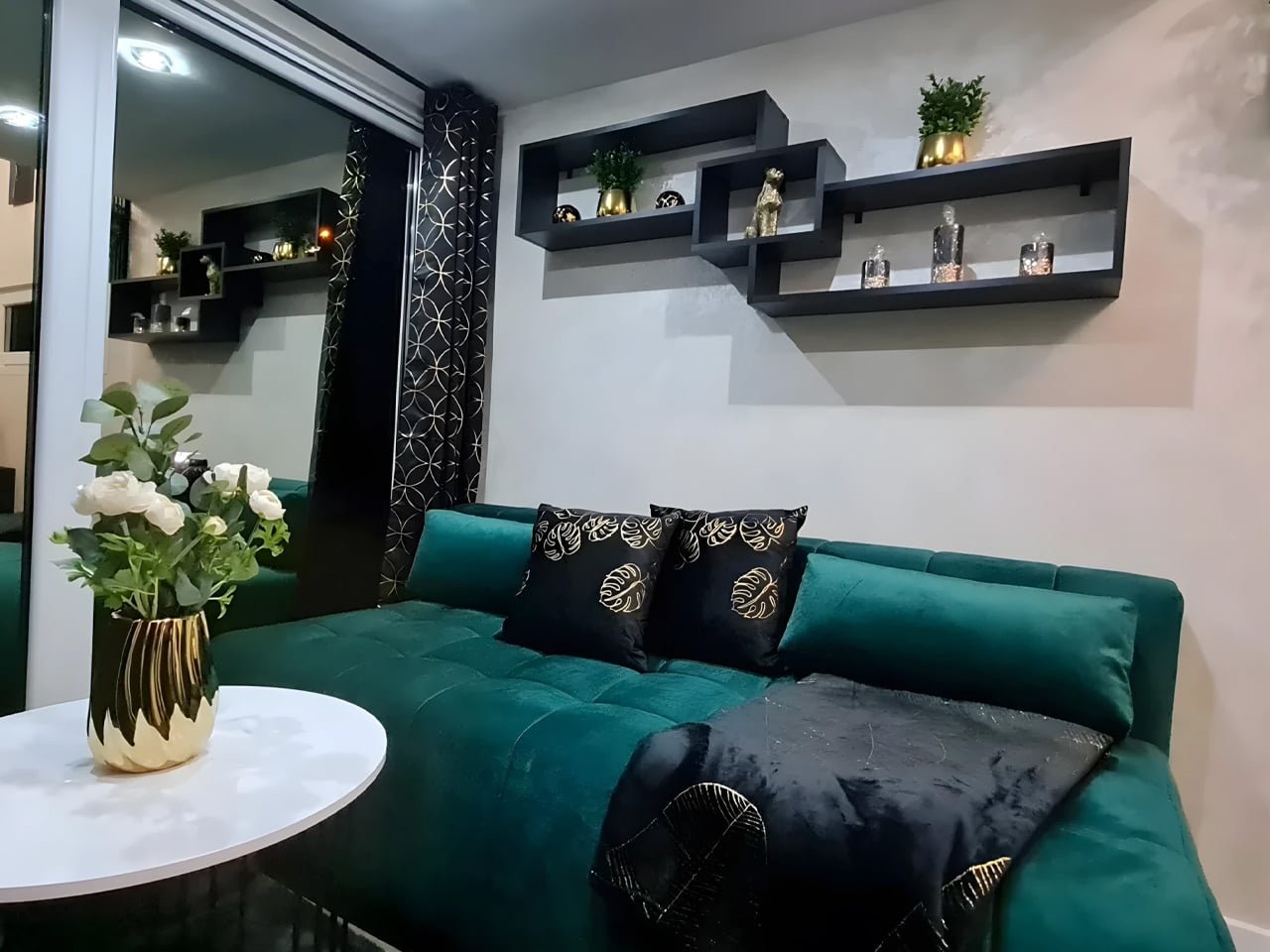Craft House Erica: Dikey Yaşamı Yükselten Çatı Teraslı Minik Ev