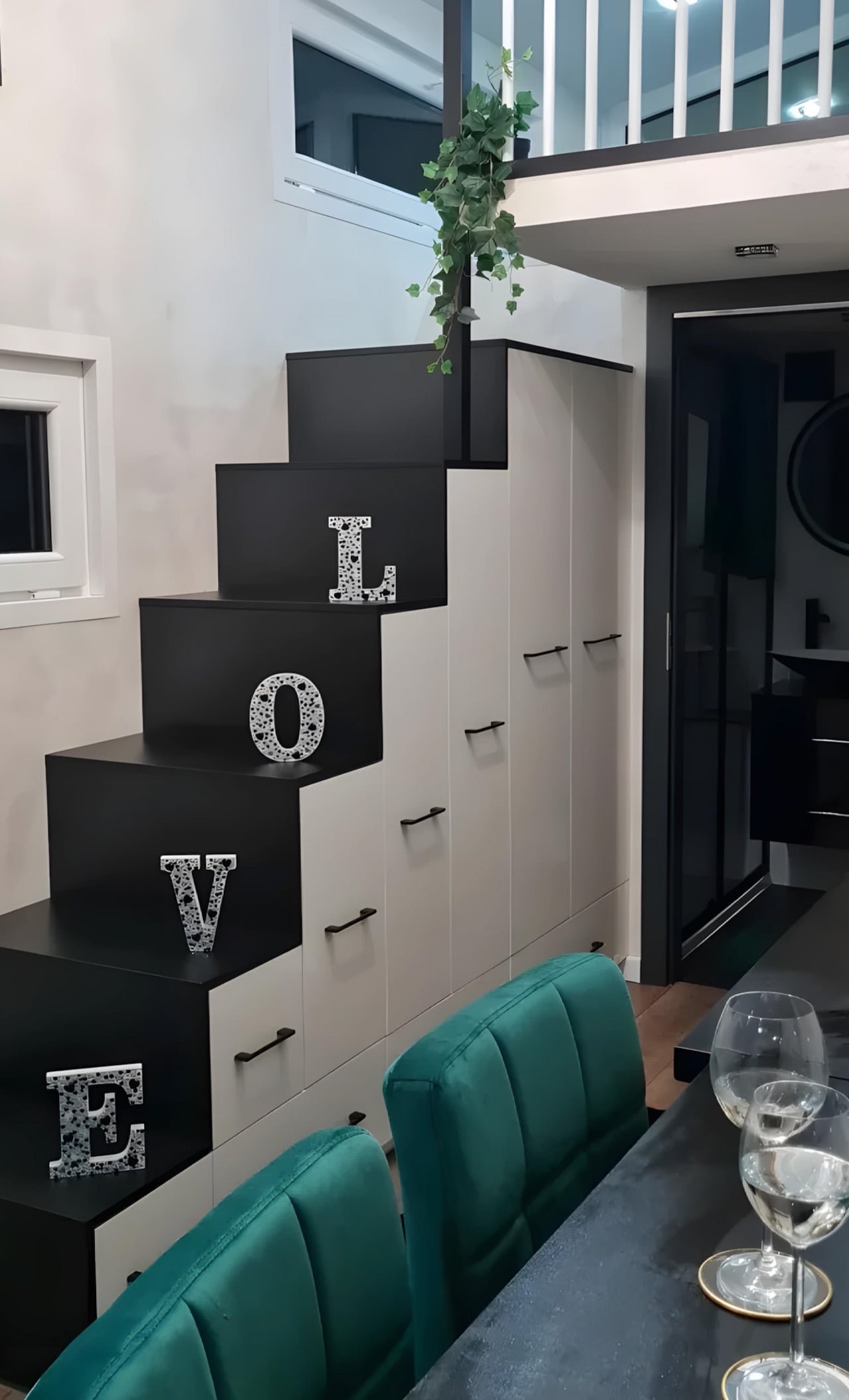 Craft House Erica: Dikey Yaşamı Yükselten Çatı Teraslı Minik Ev