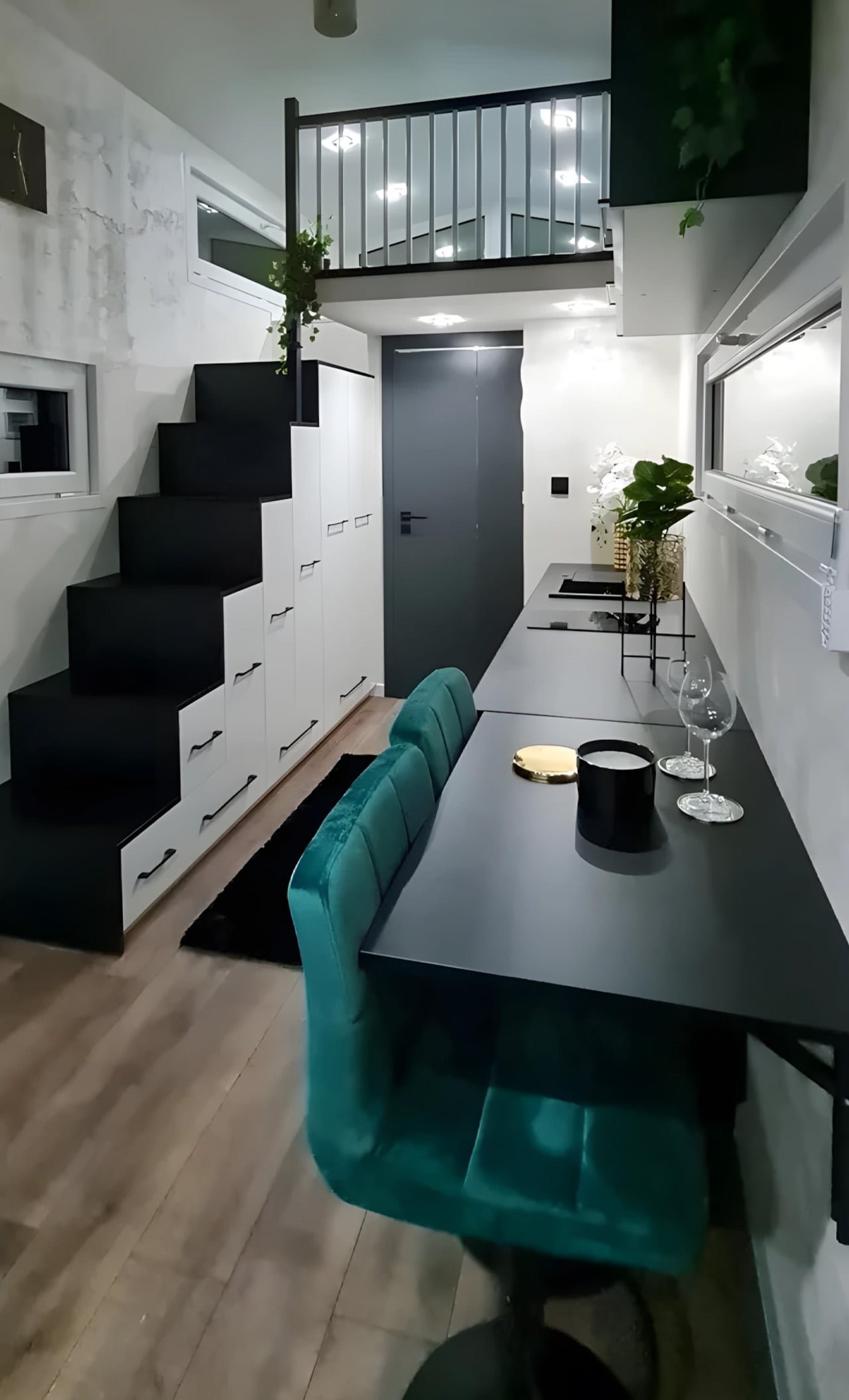 Craft House Erica: Dikey Yaşamı Yükselten Çatı Teraslı Minik Ev