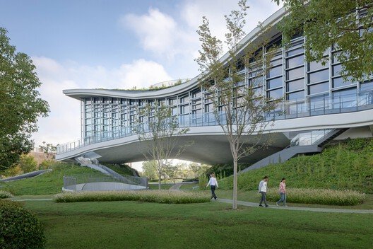 Dalgaların Dansı Mimaride: Scenic Architecture’dan Wave Cube Projesi