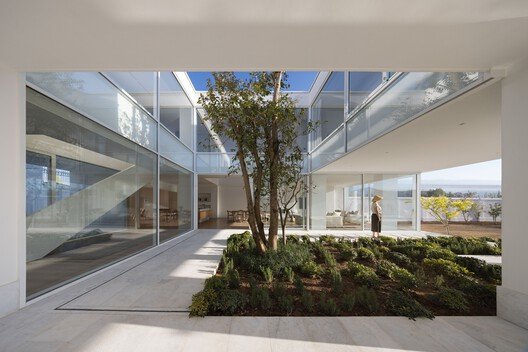 Damavand’ın Kalbinde Işıkla Dans Eden Mimari: Şehrzad Villa