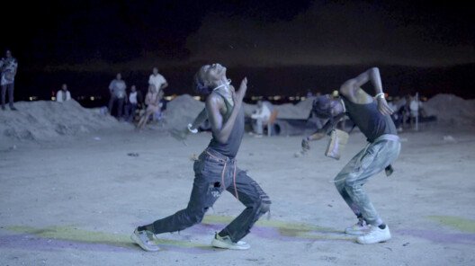 Lagos'u Dansla Şekillendiren Dele Adeyemo: Yeni Mekanlar Yaratmak