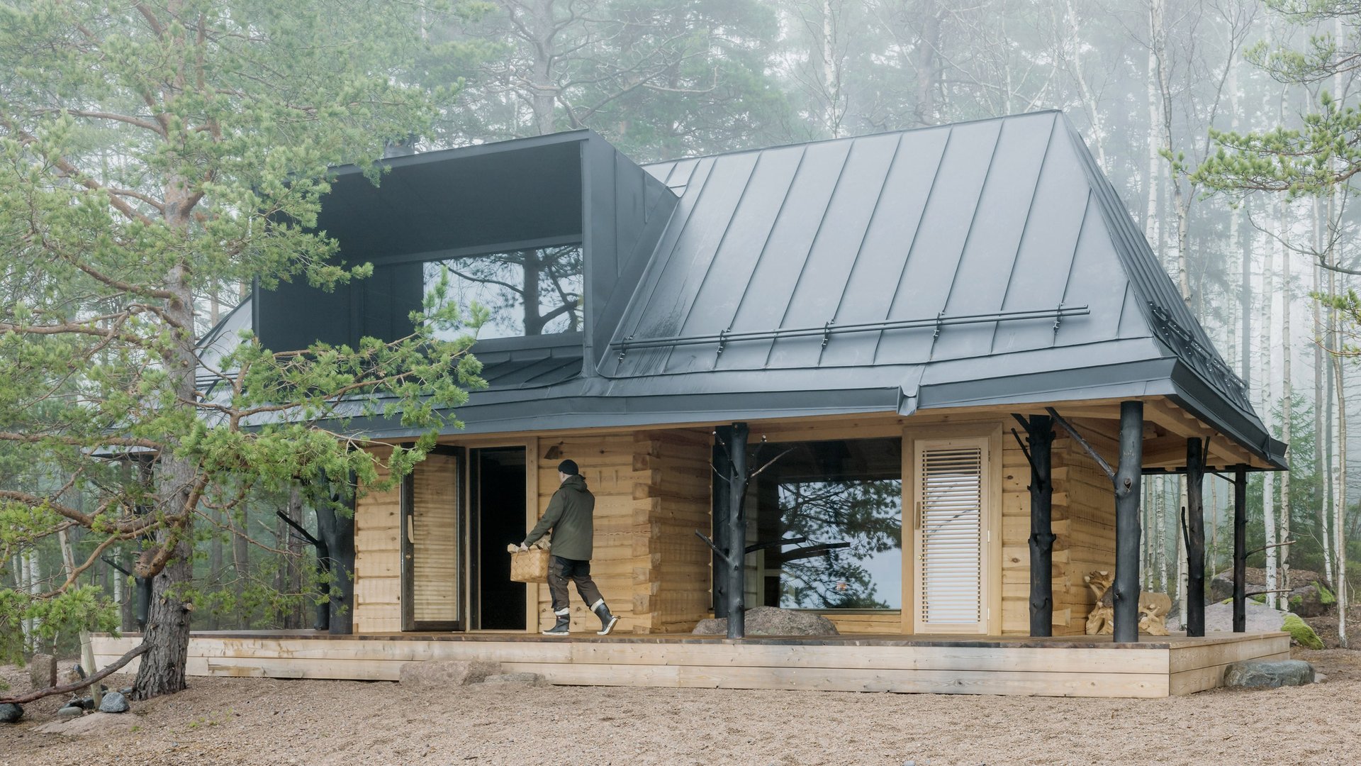 Doğanın Kalbinde: Finlandiya'da Yanan Ağaç Gövdeli Puusauna