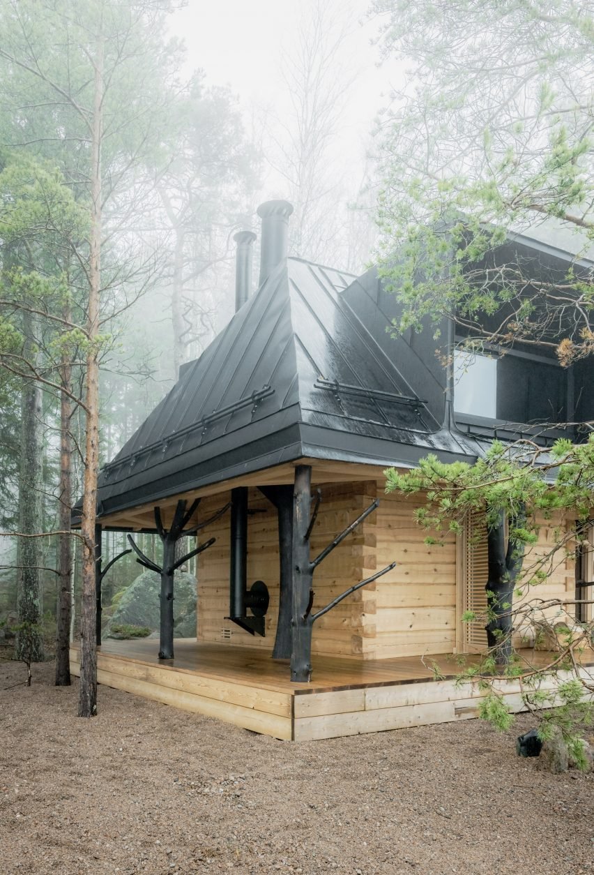 Doğanın Kalbinde: Finlandiya’da Yanan Ağaç Gövdeli Puusauna