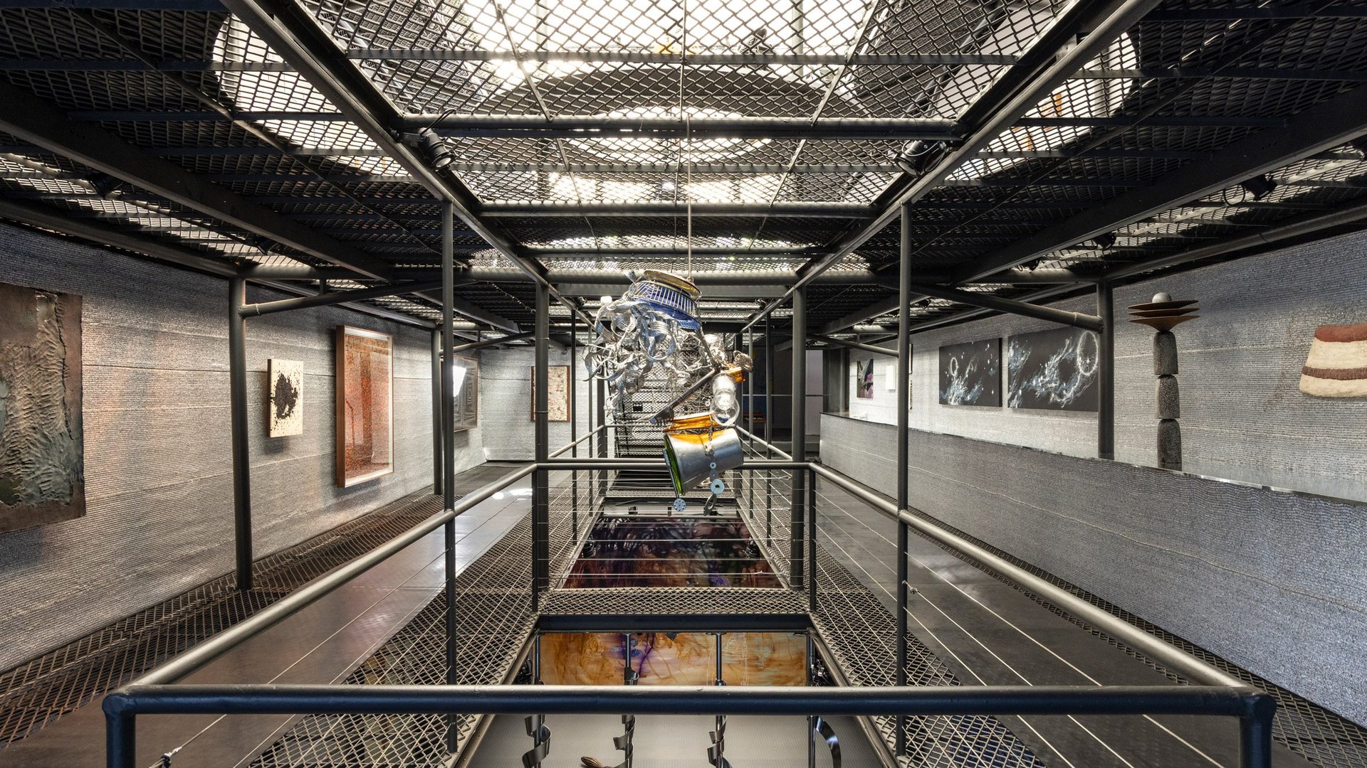 Eduardo Longo'nun Fütüristik Casa Bola'sı, São Paulo Tasarım Dünyasına Uzay Gemisi Havası Katıyor