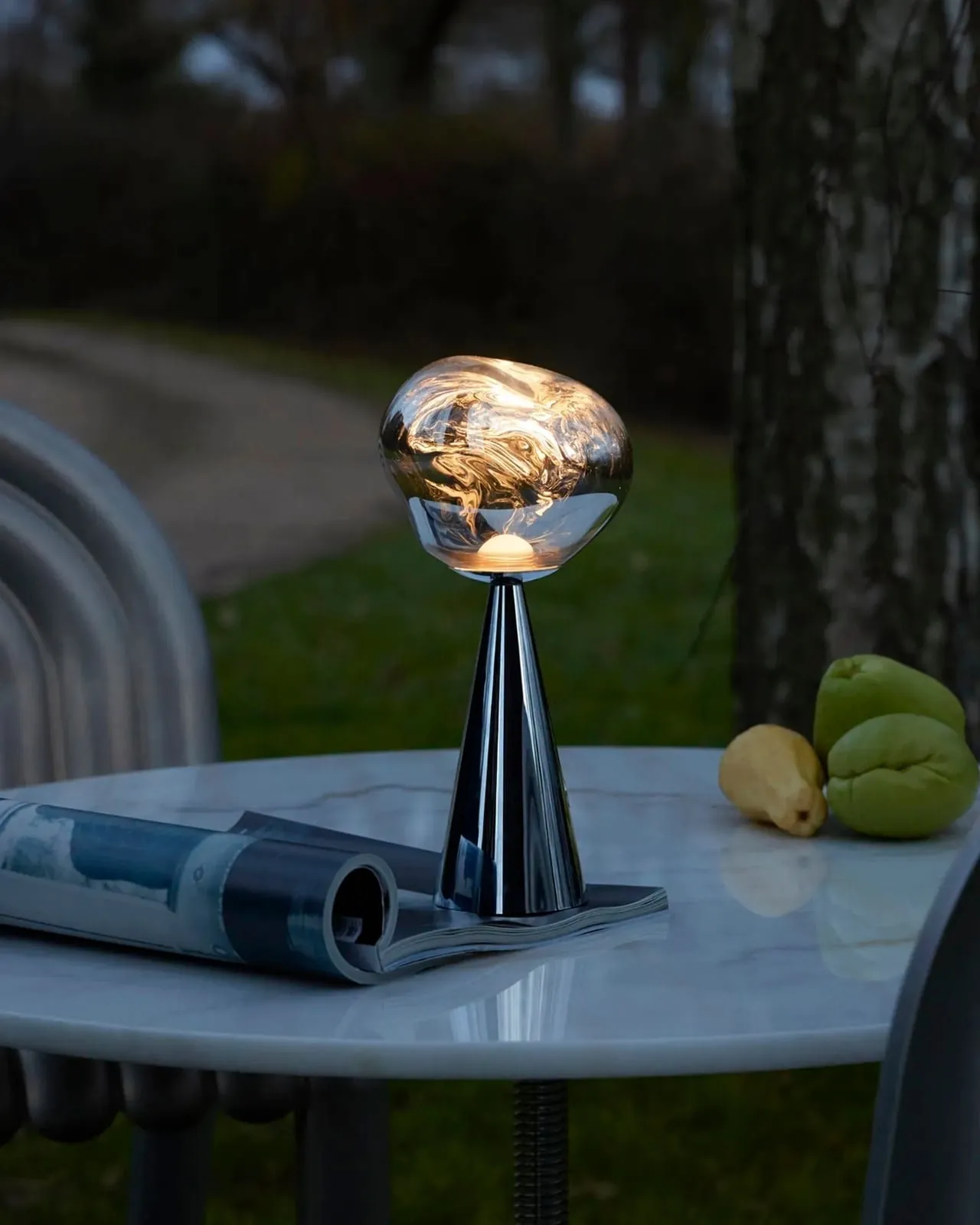 Erimiş Metal Estetiği: Tom Dixon’dan Taşınabilir Melt Lamba İle Aydınlan