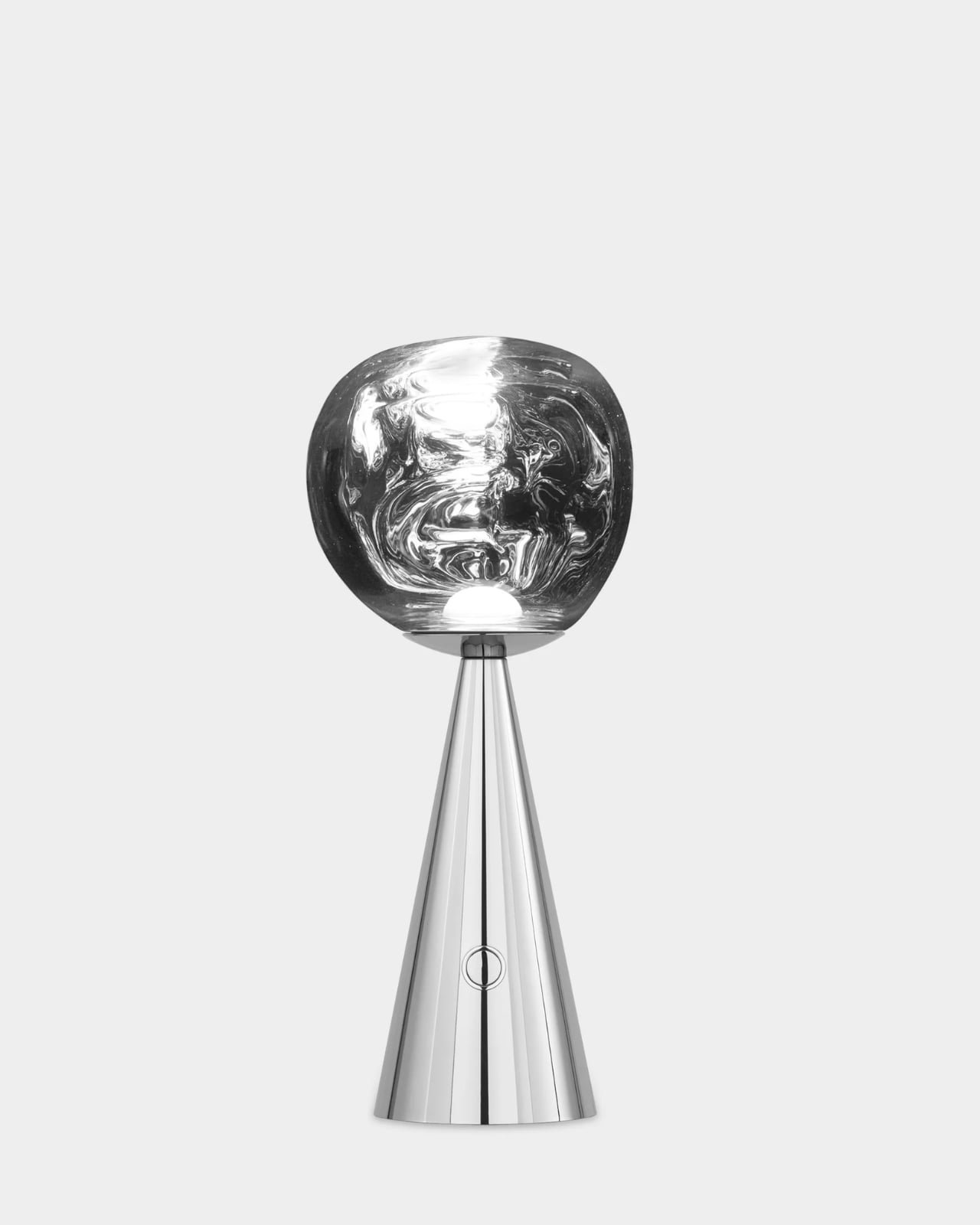 Erimiş Metal Estetiği: Tom Dixon'dan Taşınabilir Melt Lamba İle Aydınlan