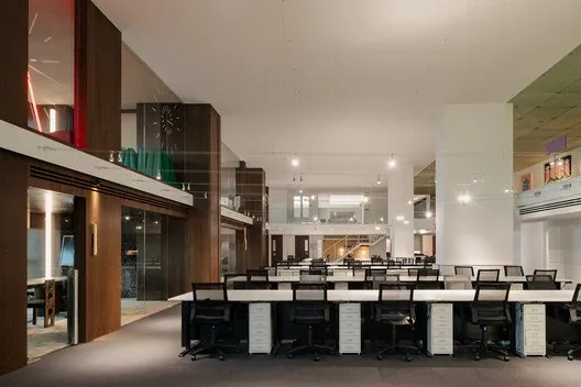 Esnekliğin Zarafeti: DualSpace Studio ELIT Ofis Tasarımı