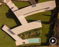 Akdeniz'in Üzerinde Yüzen Zarafet: Fran Silvestre'nin Cano Evi