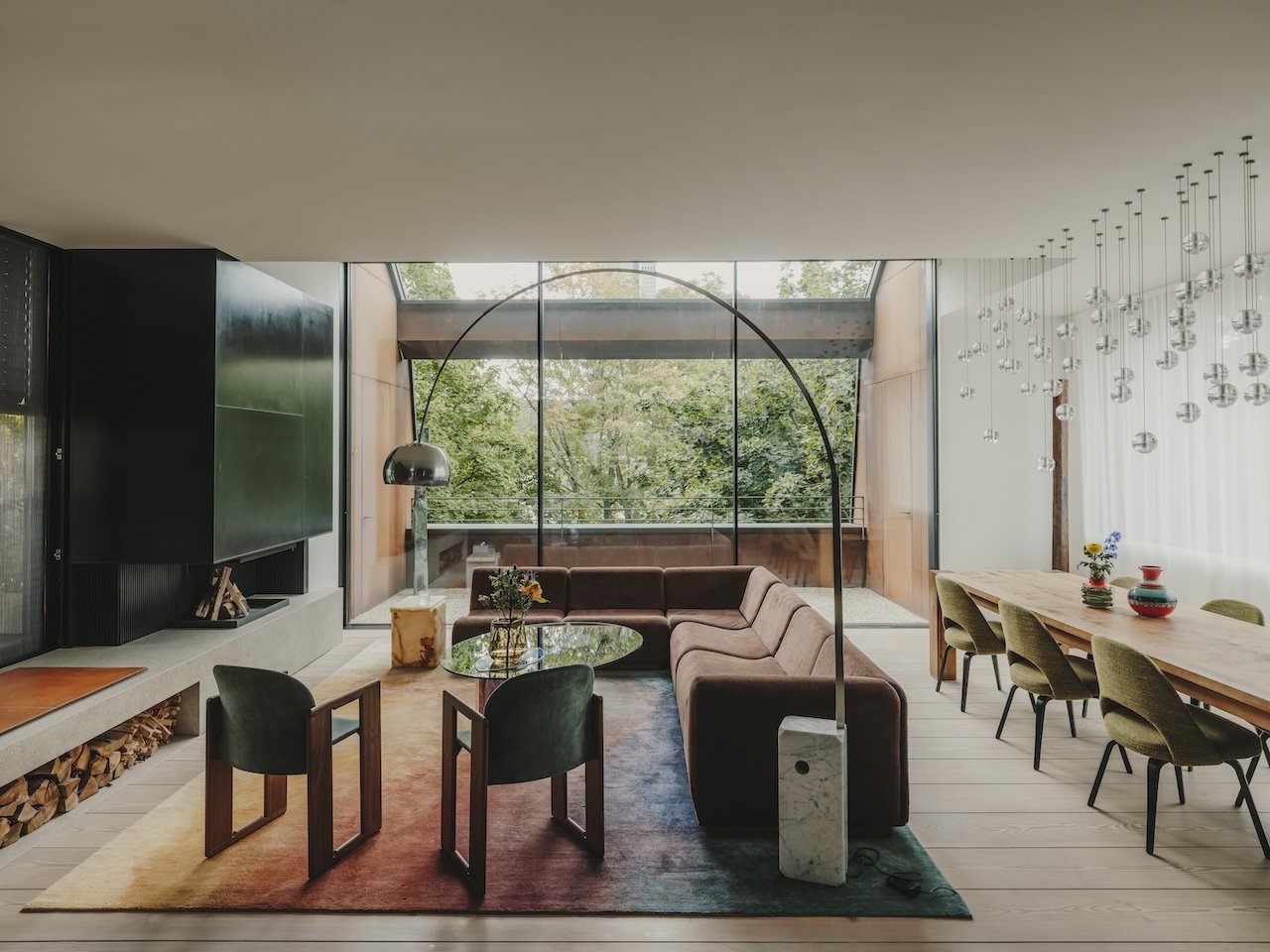 Holzrausch Frankfurt Penthouse: Geçmişle Geleceğin Büyüleyici Dansı