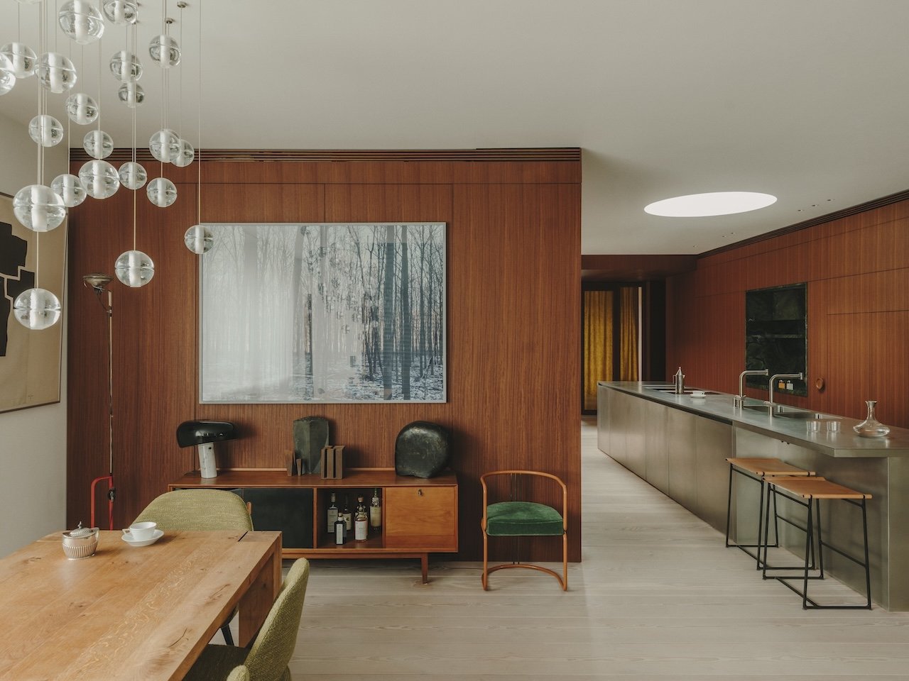 Holzrausch Frankfurt Penthouse: Geçmişle Geleceğin Büyüleyici Dansı