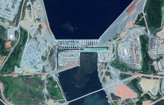 Güney Amerika: Enerji Altyapısı ve Peyzajın Kırılgan Dengesi