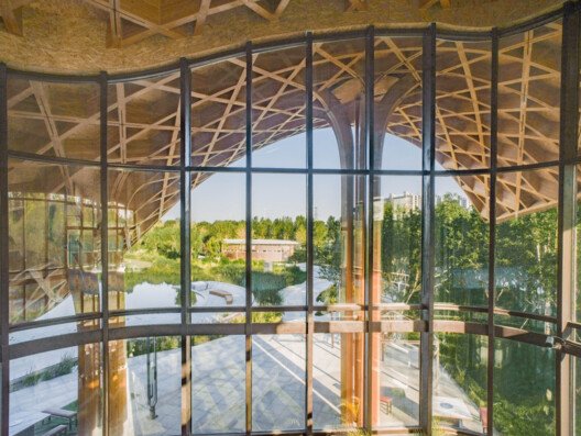 Dingzhou'da Dans Eden Göl: Ahşapla Yazılan Bir Doğa Senfonisi