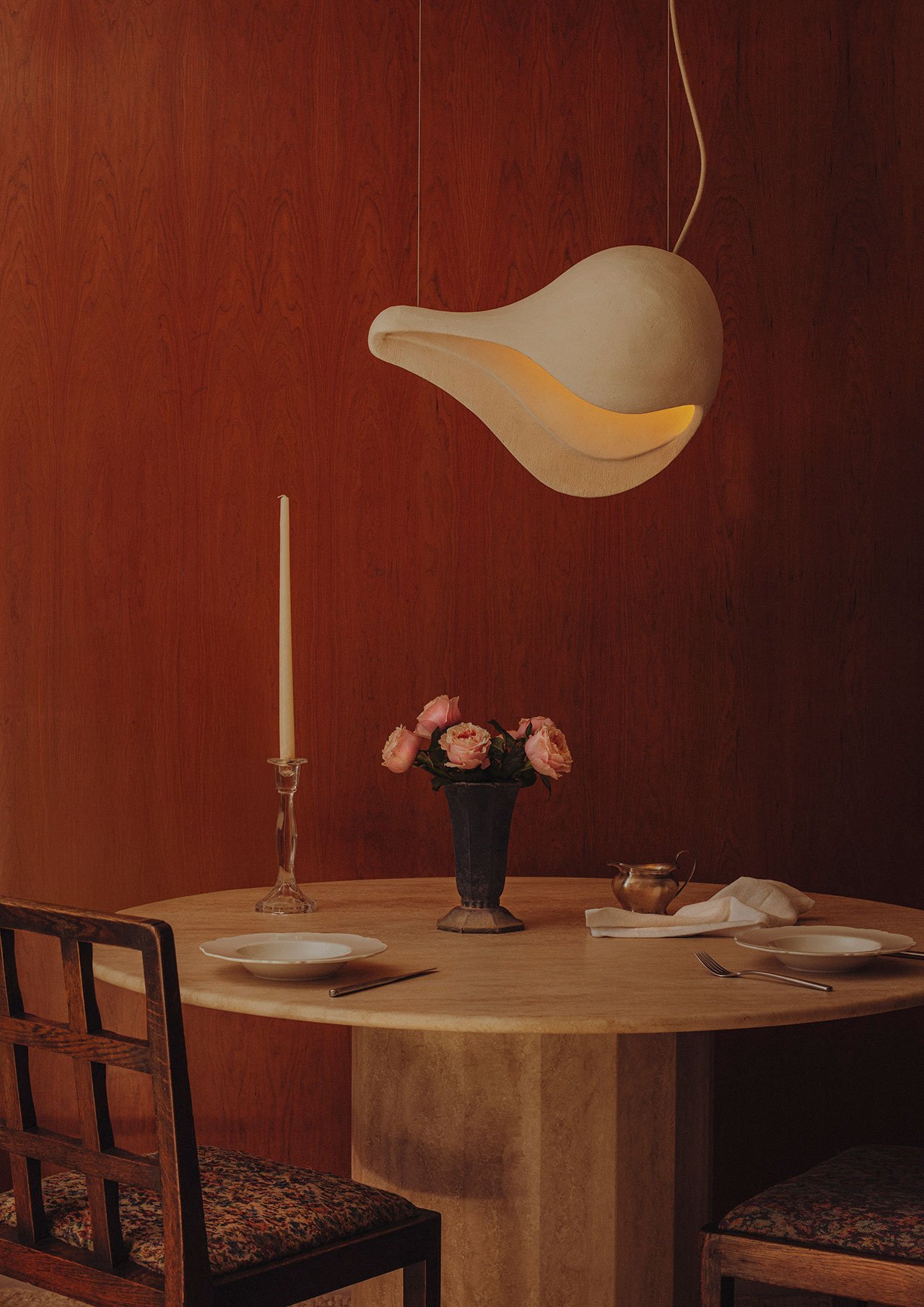 Jan Ernst'in Cavus Koleksiyonu: Kilin Derinliklerinden Doğan Formlar