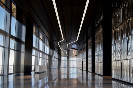 Jinan Ping An Finans Merkezi: Nikken Sekkei'den Nehir Temalı İç Mekanlar