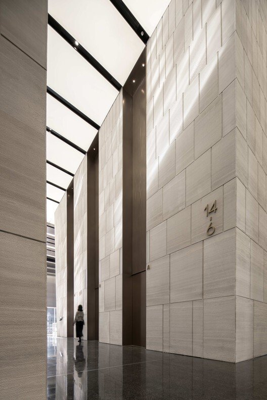 Jinan Ping An Finans Merkezi: Nikken Sekkei'den Nehir Temalı İç Mekanlar