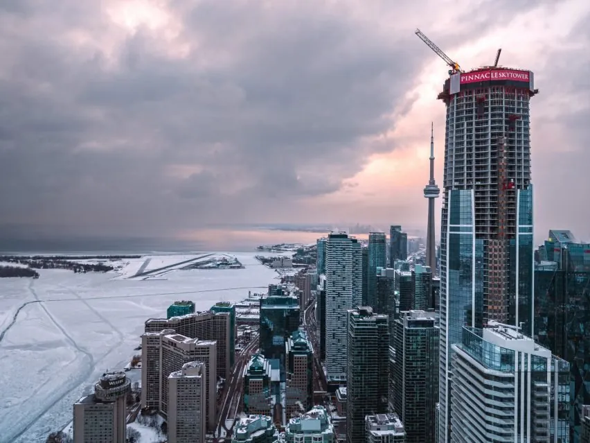 Kanada’nın En Uzunu: Toronto’nun Yeni Simgesi Pinnacle SkyTower