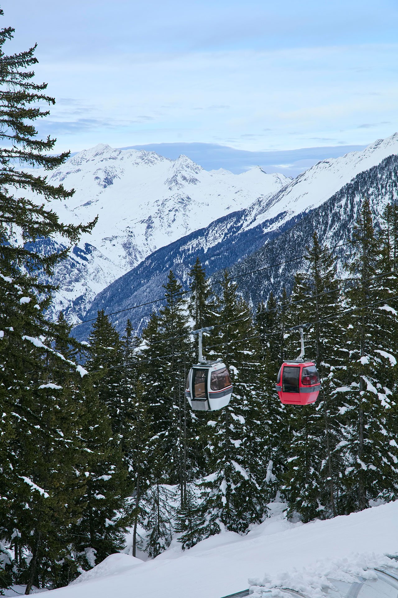 Kelly Wearstler'dan L'Apogée Courchevel'e 'Alpin Brütalizm' Dokunuşu