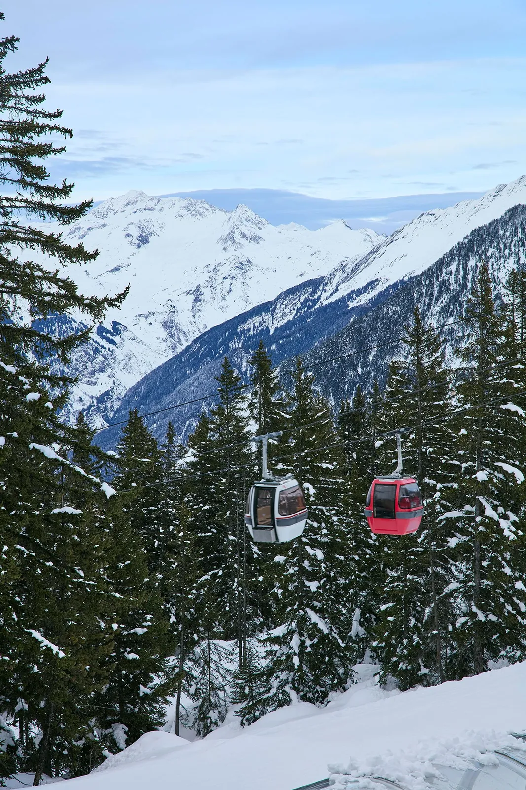 Kelly Wearstler'dan L'Apogée Courchevel'e 'Alpin Brütalizm' Dokunuşu