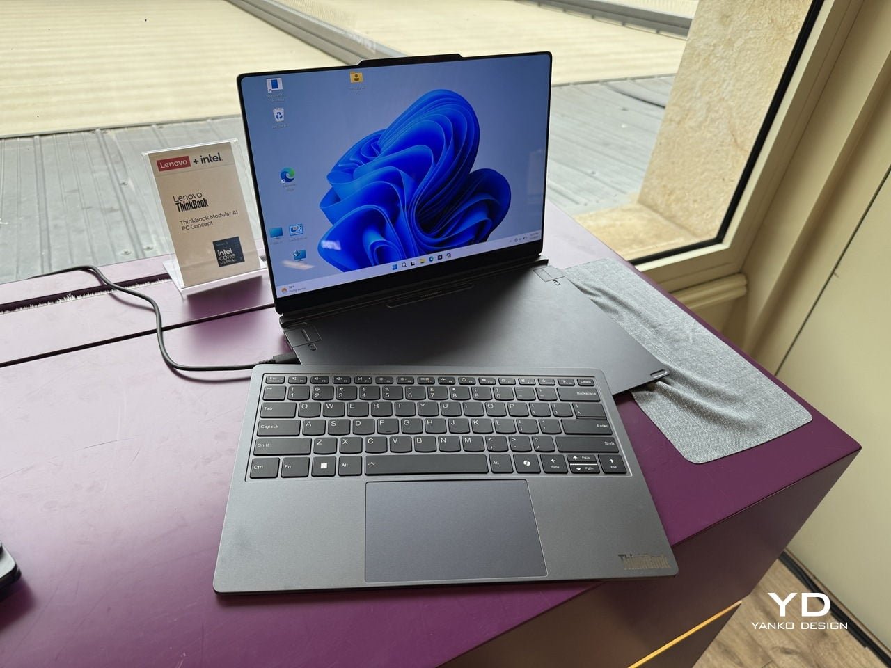 AI Destekli Masaüstü Terminal: Ekran, Düğme, Sesli Akıllı Kontrol