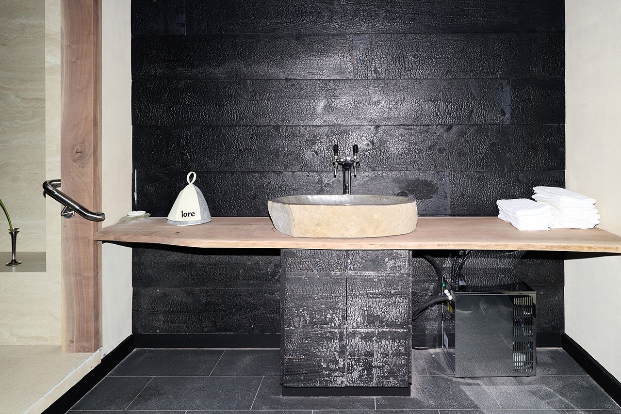 Lore Bath House: Manhattan'ın Kalbinde Modern Bir Mahalle Agorası