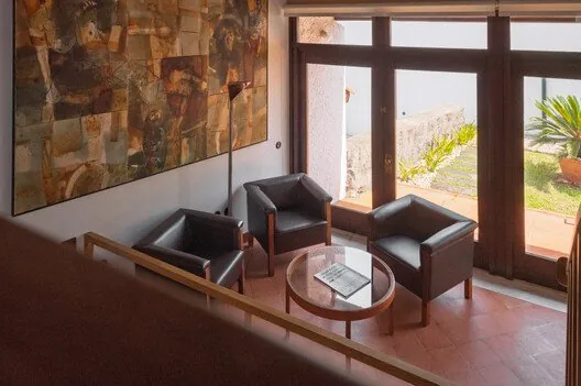 Álvaro Siza'nın İlk Eseri: Casa d'Abreu Neto'nun Zamansız Yenilenmesi