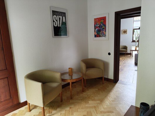 Álvaro Siza'nın İlk Eseri: Casa d'Abreu Neto'nun Zamansız Yenilenmesi