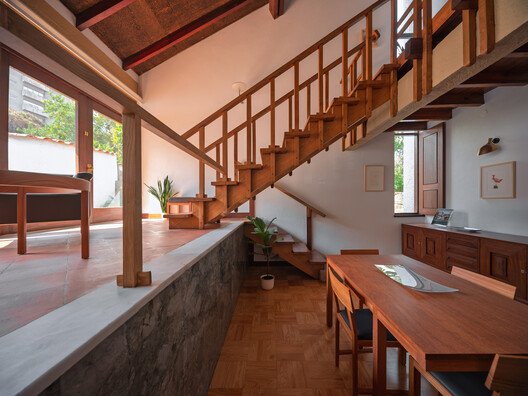 Álvaro Siza'nın İlk Eseri: Casa d'Abreu Neto'nun Zamansız Yenilenmesi