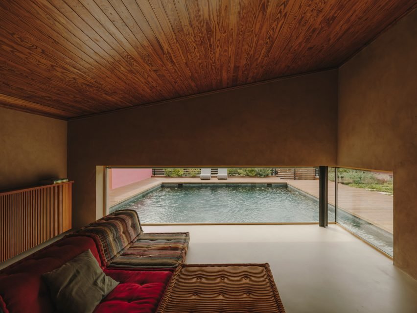 Mallorca'da Barragán Ruhu: Holzrausch'tan Renkli Bir Dönüşüm