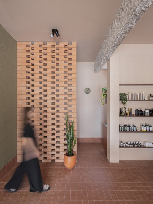 Marcia Leal Hair Studio: Mekanla Zamanı Yavaşlatan Estetik