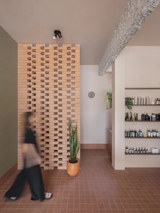 Marcia Leal Hair Studio: Mekanla Zamanı Yavaşlatan Estetik