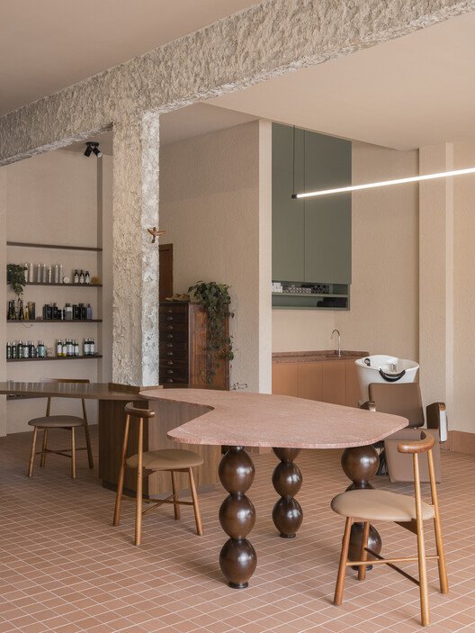 Marcia Leal Hair Studio: Mekanla Zamanı Yavaşlatan Estetik