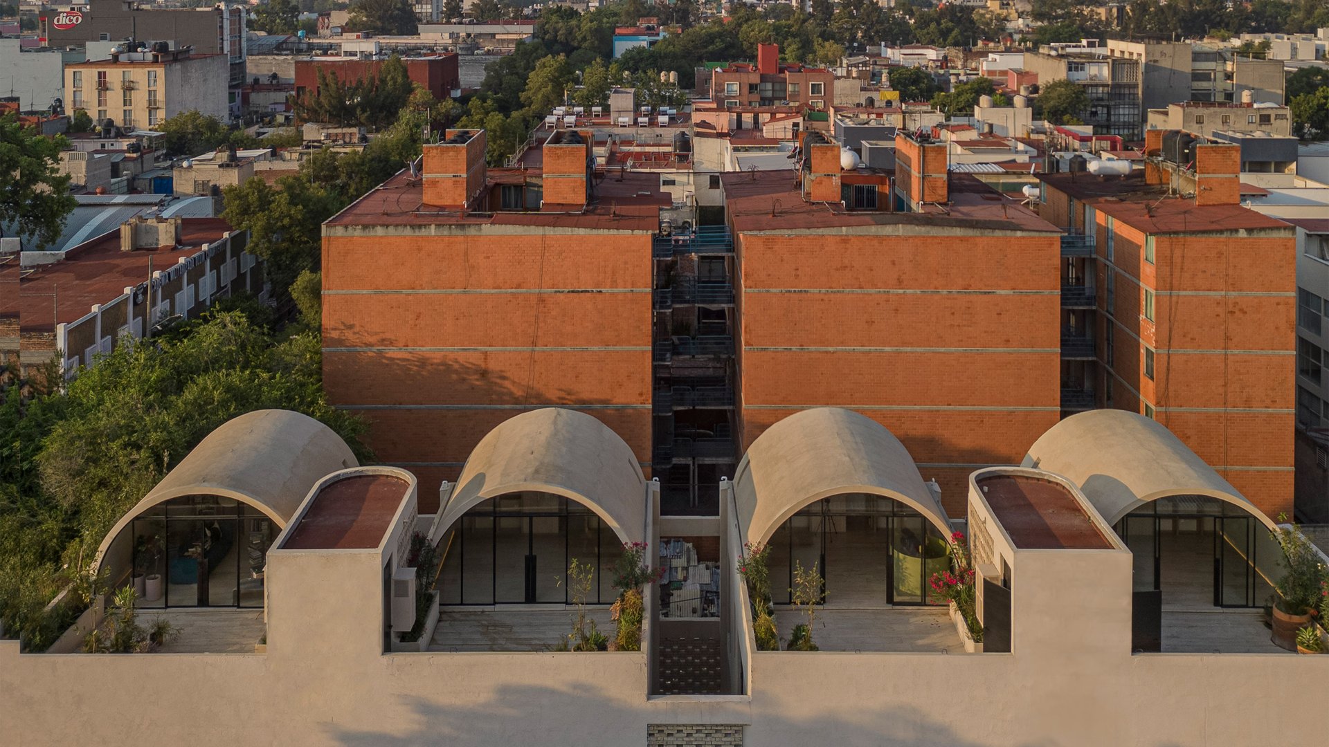 Mariano Azuela 194: Mexico City&rsquo;de Tarihi Dokuyu Yansıtan Tonozlu Yaşam Alanları