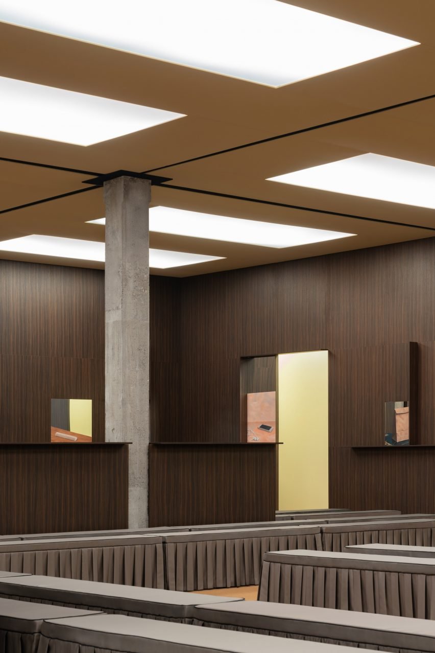 Marni Podyumunda Sıradanlığın Estetiği: Formafantasma Tasarımı