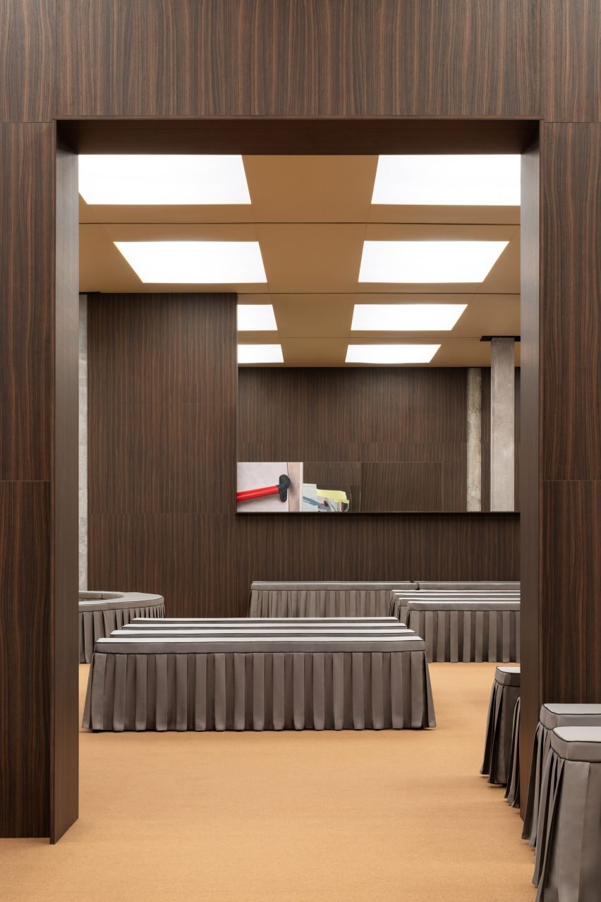 Marni Podyumunda Sıradanlığın Estetiği: Formafantasma Tasarımı