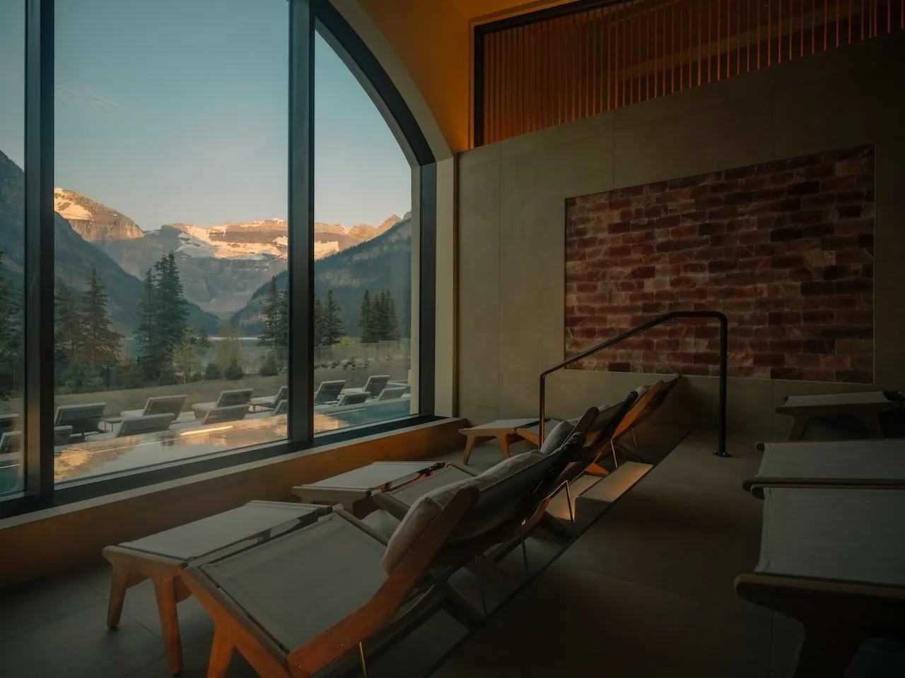 Matteo Thun, Lake Louise'i Buzul Sularla Doğaya Entegre Ediyor