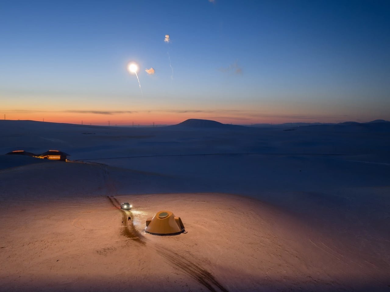 Doğayı İyileştiren Tasarım: Moğolistan'ın Volkanik Kalbindeki Otel