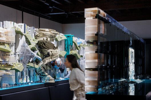 NEOM'un The Line'ı: Fütüristik Hayalin Çetin Gerçekliği