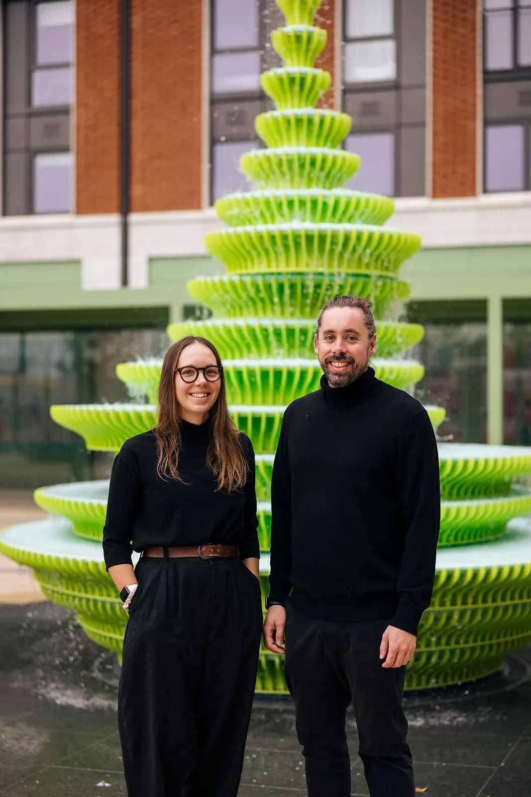 Neon'dan "The Fountain": Londra'da Toplulukları Birleştiren Yeşil Bir Vaha