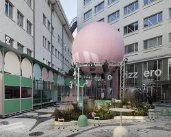 NM3 Tasarımı Blumarine Milano Butiği: Traverten ve Pembe Camın Zarafeti