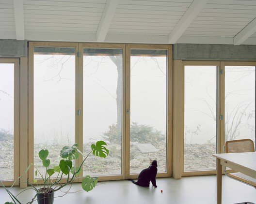 Noue Studio’dan Zamansız Bir Dönüşüm: Aile Villası Yeniden Doğuyor