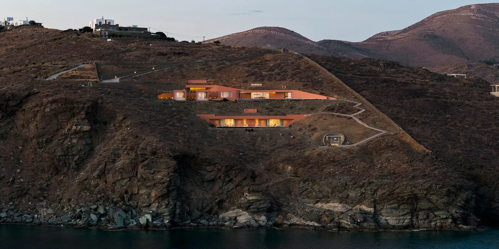 Olen Resort: Ege'ye Dokunan Yamaçta, Doğayla İç İçe Bir Mimari Destan