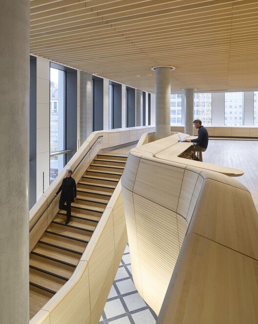 Oslo'da Demokrasi ve Yeniden Doğuş: Hükümet Binası'nın Dönüşümü