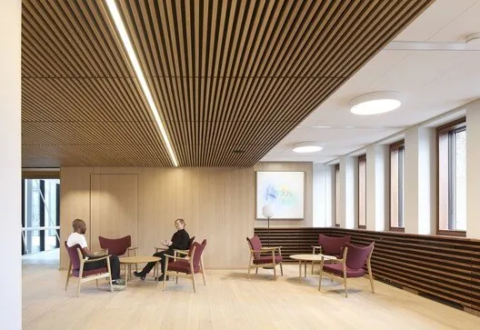 Oslo'da Demokrasi ve Yeniden Doğuş: Hükümet Binası'nın Dönüşümü