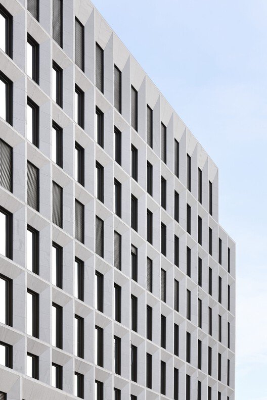 Oslo'da Demokrasi ve Yeniden Doğuş: Hükümet Binası'nın Dönüşümü